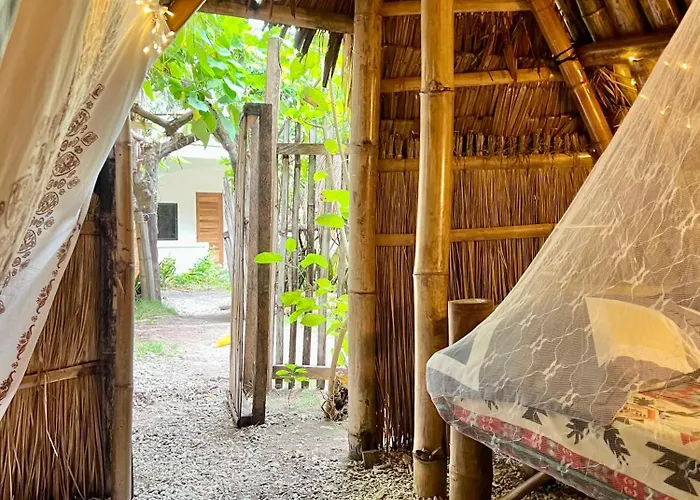 Tribal Huts Community Auberge de jeunesse Malapascua